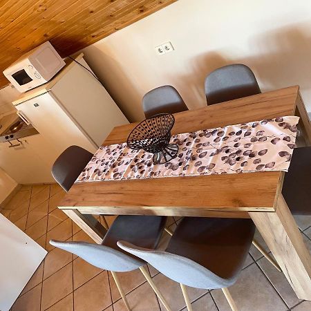 Esther Apartman Денешдиаш Экстерьер фото